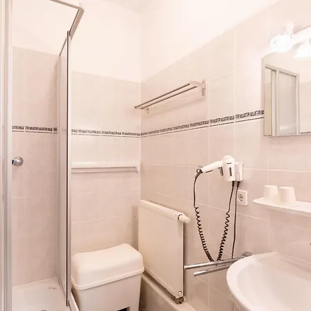 Gasthuis Wald Und Heringsdorf (Usedom)